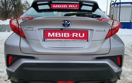 Toyota C-HR I рестайлинг, 2018 год, 2 300 000 рублей, 9 фотография