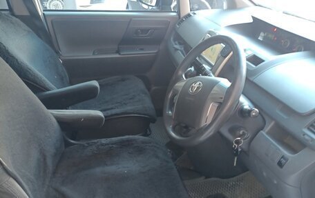 Toyota Noah III, 2009 год, 1 270 000 рублей, 8 фотография