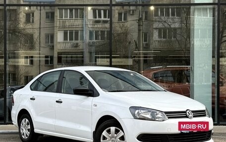 Volkswagen Polo VI (EU Market), 2015 год, 940 000 рублей, 3 фотография