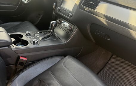 Volkswagen Touareg III, 2011 год, 1 749 000 рублей, 9 фотография