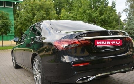 Mercedes-Benz E-Класс, 2022 год, 4 999 000 рублей, 2 фотография