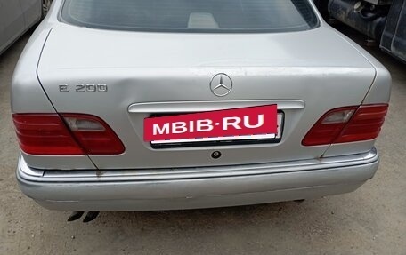 Mercedes-Benz E-Класс, 1997 год, 240 000 рублей, 4 фотография
