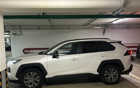 Toyota RAV4, 2023 год, 4 600 000 рублей, 2 фотография