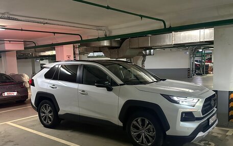 Toyota RAV4, 2023 год, 4 600 000 рублей, 6 фотография