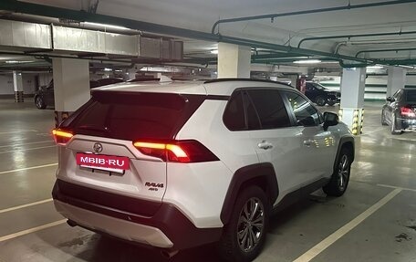 Toyota RAV4, 2023 год, 4 600 000 рублей, 4 фотография