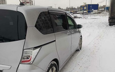 Honda Freed I, 2012 год, 1 100 000 рублей, 3 фотография