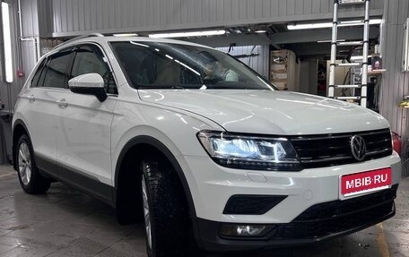 Volkswagen Tiguan II, 2018 год, 2 300 000 рублей, 1 фотография