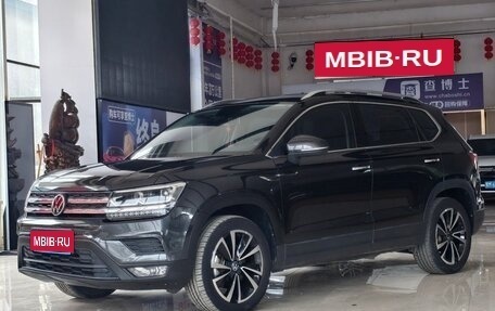 Volkswagen Tiguan II, 2021 год, 1 920 000 рублей, 1 фотография