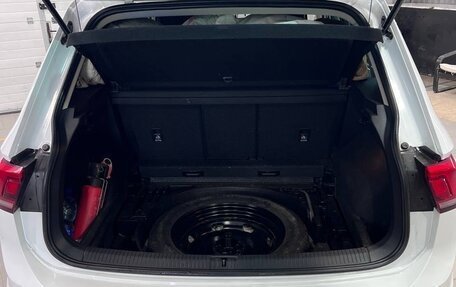 Volkswagen Tiguan II, 2018 год, 2 300 000 рублей, 6 фотография