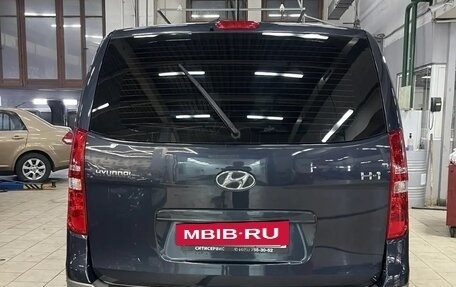 Hyundai H-1 II рестайлинг, 2015 год, 2 250 000 рублей, 7 фотография