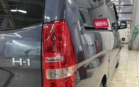 Hyundai H-1 II рестайлинг, 2015 год, 2 250 000 рублей, 12 фотография