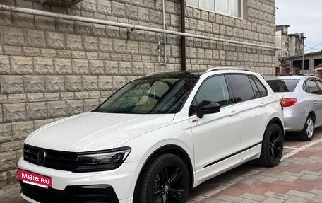 Volkswagen Tiguan II, 2018 год, 2 990 000 рублей, 2 фотография