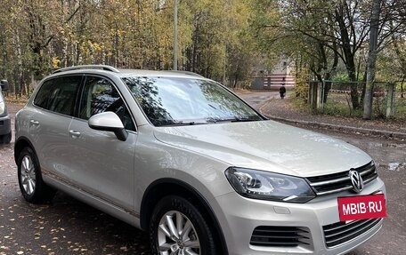 Volkswagen Touareg III, 2012 год, 2 300 000 рублей, 2 фотография
