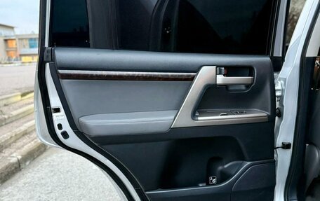 Toyota Land Cruiser 200, 2008 год, 2 600 000 рублей, 15 фотография