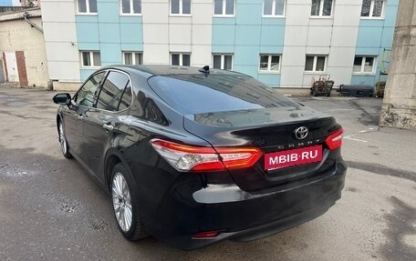 Toyota Camry, 2020 год, 2 850 000 рублей, 4 фотография