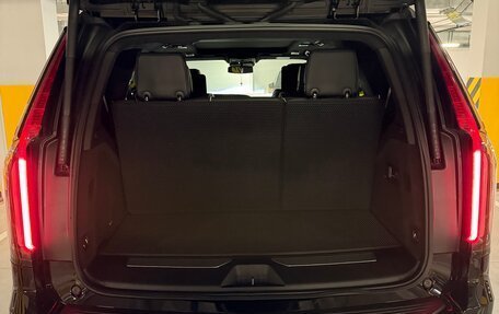 Cadillac Escalade V, 2023 год, 18 000 000 рублей, 9 фотография