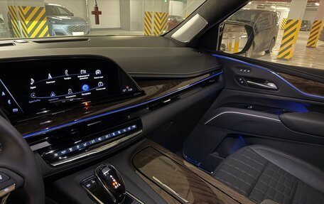 Cadillac Escalade V, 2023 год, 18 000 000 рублей, 13 фотография