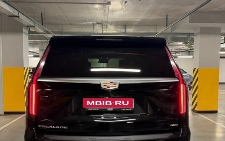 Cadillac Escalade V, 2023 год, 18 000 000 рублей, 15 фотография