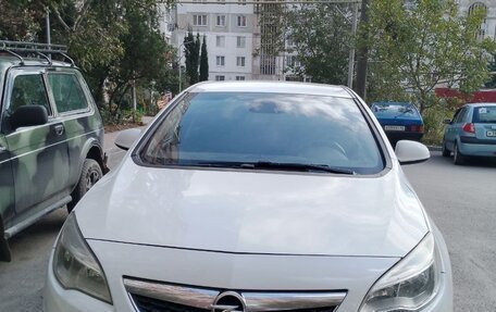 Opel Astra J, 2011 год, 610 000 рублей, 1 фотография