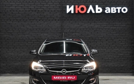 Opel Astra J, 2013 год, 850 000 рублей, 2 фотография