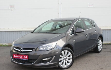 Opel Astra J, 2013 год, 695 000 рублей, 1 фотография