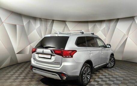 Mitsubishi Outlander III рестайлинг 3, 2018 год, 1 819 000 рублей, 2 фотография