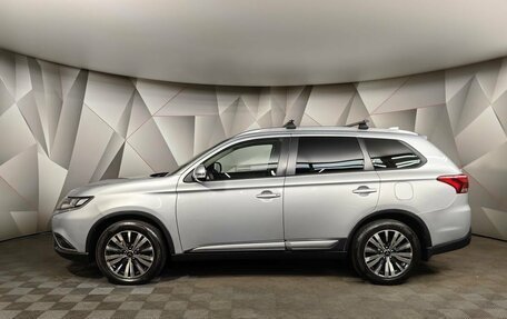 Mitsubishi Outlander III рестайлинг 3, 2018 год, 1 819 000 рублей, 5 фотография