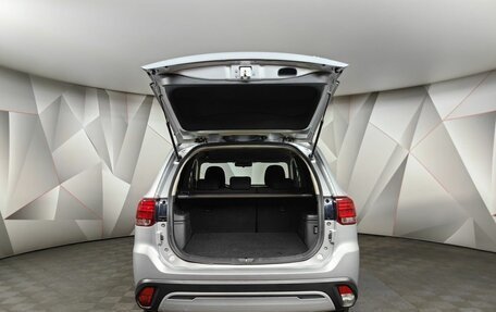 Mitsubishi Outlander III рестайлинг 3, 2018 год, 1 819 000 рублей, 12 фотография