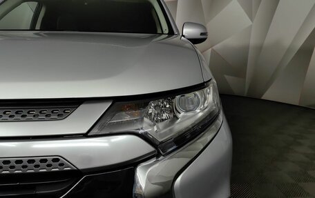 Mitsubishi Outlander III рестайлинг 3, 2018 год, 1 819 000 рублей, 10 фотография