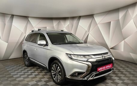 Mitsubishi Outlander III рестайлинг 3, 2018 год, 1 819 000 рублей, 3 фотография
