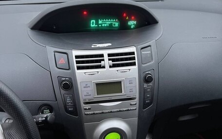 Toyota Yaris III рестайлинг, 2008 год, 480 000 рублей, 2 фотография