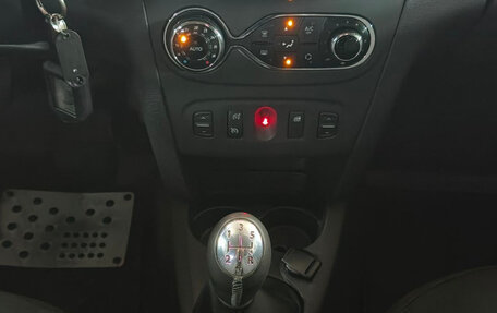 Renault Sandero II рестайлинг, 2019 год, 949 000 рублей, 17 фотография