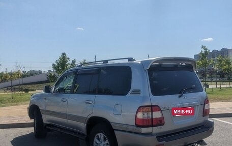 Toyota Land Cruiser 100 рестайлинг 2, 2006 год, 2 500 000 рублей, 3 фотография