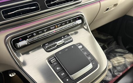 Mercedes-Benz V-Класс, 2024 год, 14 100 000 рублей, 25 фотография