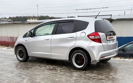 Honda Fit III, 2011 год, 605 000 рублей, 2 фотография