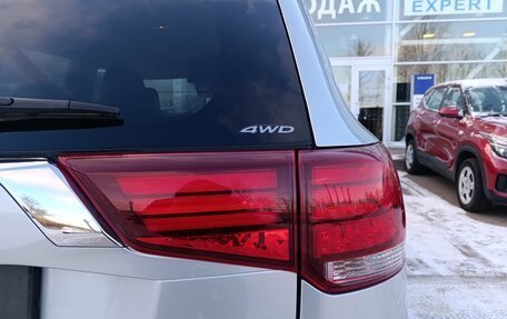 Mitsubishi Outlander III рестайлинг 3, 2016 год, 1 880 000 рублей, 13 фотография