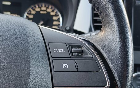 Mitsubishi Outlander III рестайлинг 3, 2016 год, 1 880 000 рублей, 28 фотография