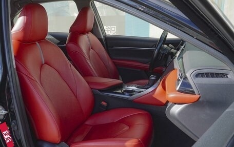 Toyota Camry, 2018 год, 2 899 000 рублей, 8 фотография