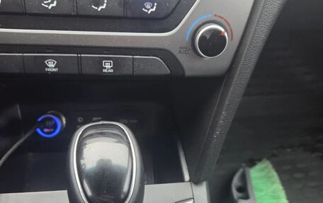 Hyundai Elantra VI рестайлинг, 2017 год, 1 200 000 рублей, 12 фотография