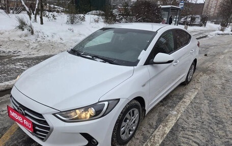 Hyundai Elantra VI рестайлинг, 2017 год, 1 200 000 рублей, 6 фотография