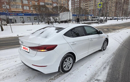 Hyundai Elantra VI рестайлинг, 2017 год, 1 200 000 рублей, 20 фотография