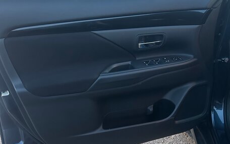 Mitsubishi Outlander III рестайлинг 3, 2020 год, 2 380 000 рублей, 12 фотография