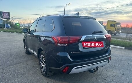 Mitsubishi Outlander III рестайлинг 3, 2020 год, 2 380 000 рублей, 5 фотография