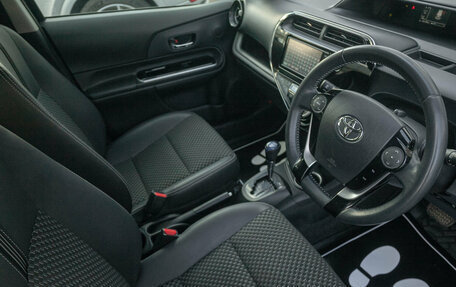 Toyota Aqua I, 2018 год, 1 075 000 рублей, 7 фотография