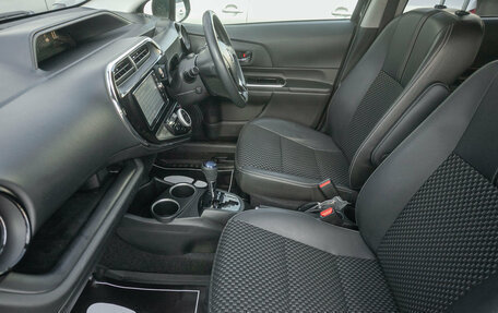 Toyota Aqua I, 2018 год, 1 075 000 рублей, 19 фотография