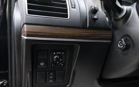 Toyota Land Cruiser Prado 150 рестайлинг 2, 2018 год, 4 989 000 рублей, 8 фотография