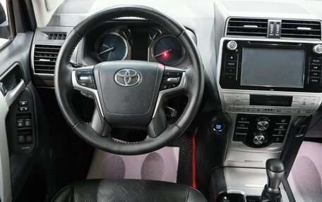 Toyota Land Cruiser Prado 150 рестайлинг 2, 2018 год, 4 989 000 рублей, 11 фотография