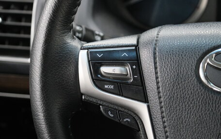 Toyota Land Cruiser Prado 150 рестайлинг 2, 2018 год, 4 989 000 рублей, 13 фотография