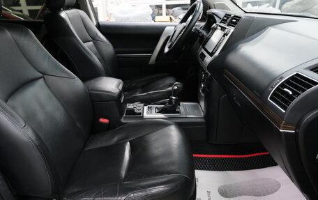 Toyota Land Cruiser Prado 150 рестайлинг 2, 2018 год, 4 989 000 рублей, 22 фотография