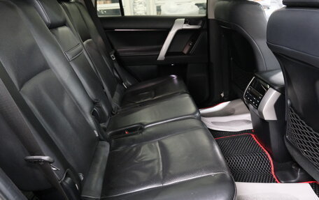 Toyota Land Cruiser Prado 150 рестайлинг 2, 2018 год, 4 989 000 рублей, 24 фотография